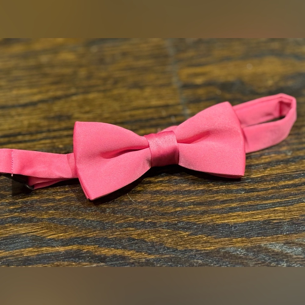New Boy’s Pink Satin Adjustable Pre-tied Bow Tie